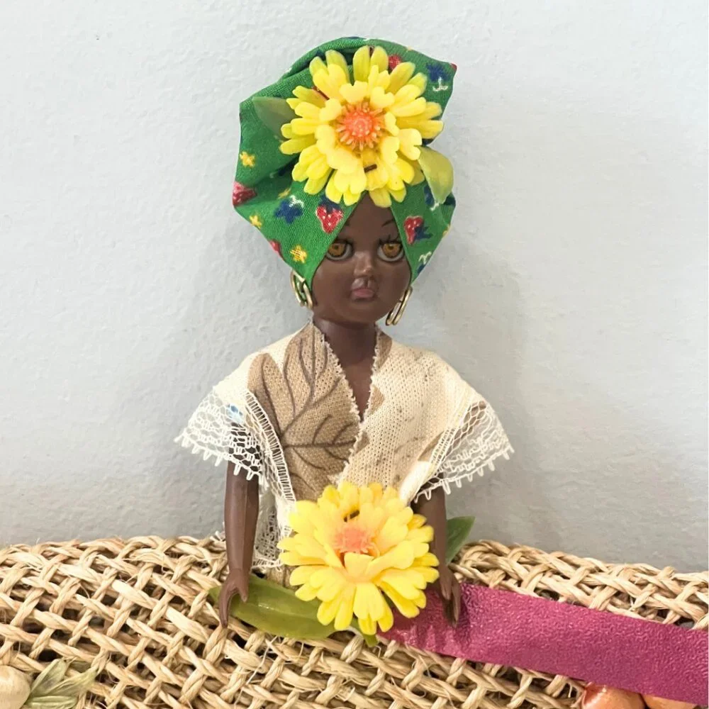 Vintage 1970s Calypso Queen Doll St Thomas Caribbean Bahamas Island Souvenir